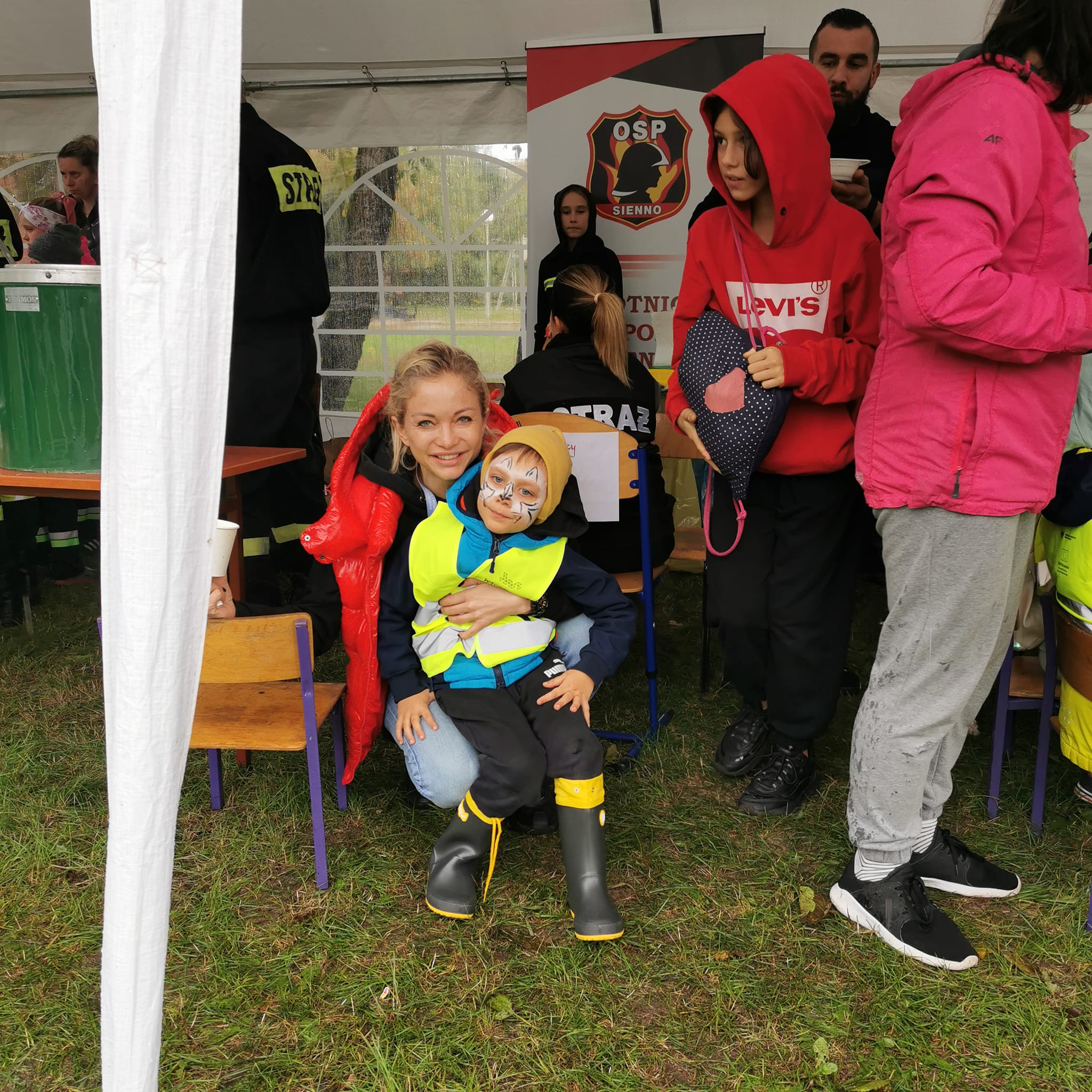 WIEDZIEĆ JAK - fundacja